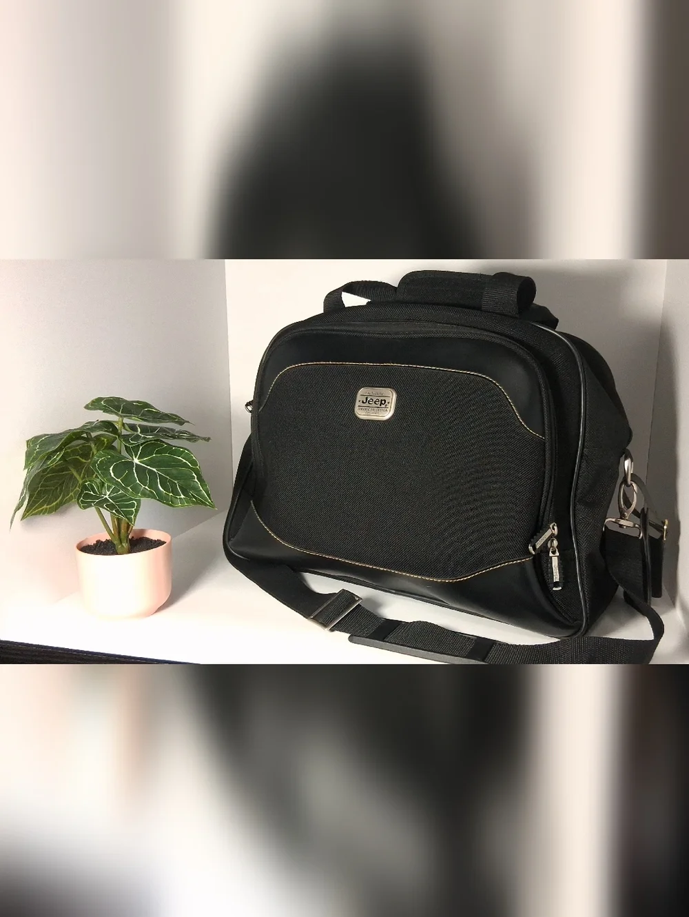 Jeep Men's Black Laptop Messenger Bag - Unbranded Authentic